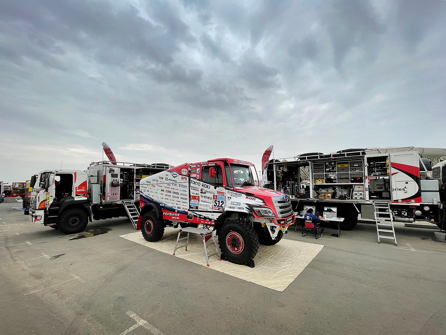 日野チームスガワラ